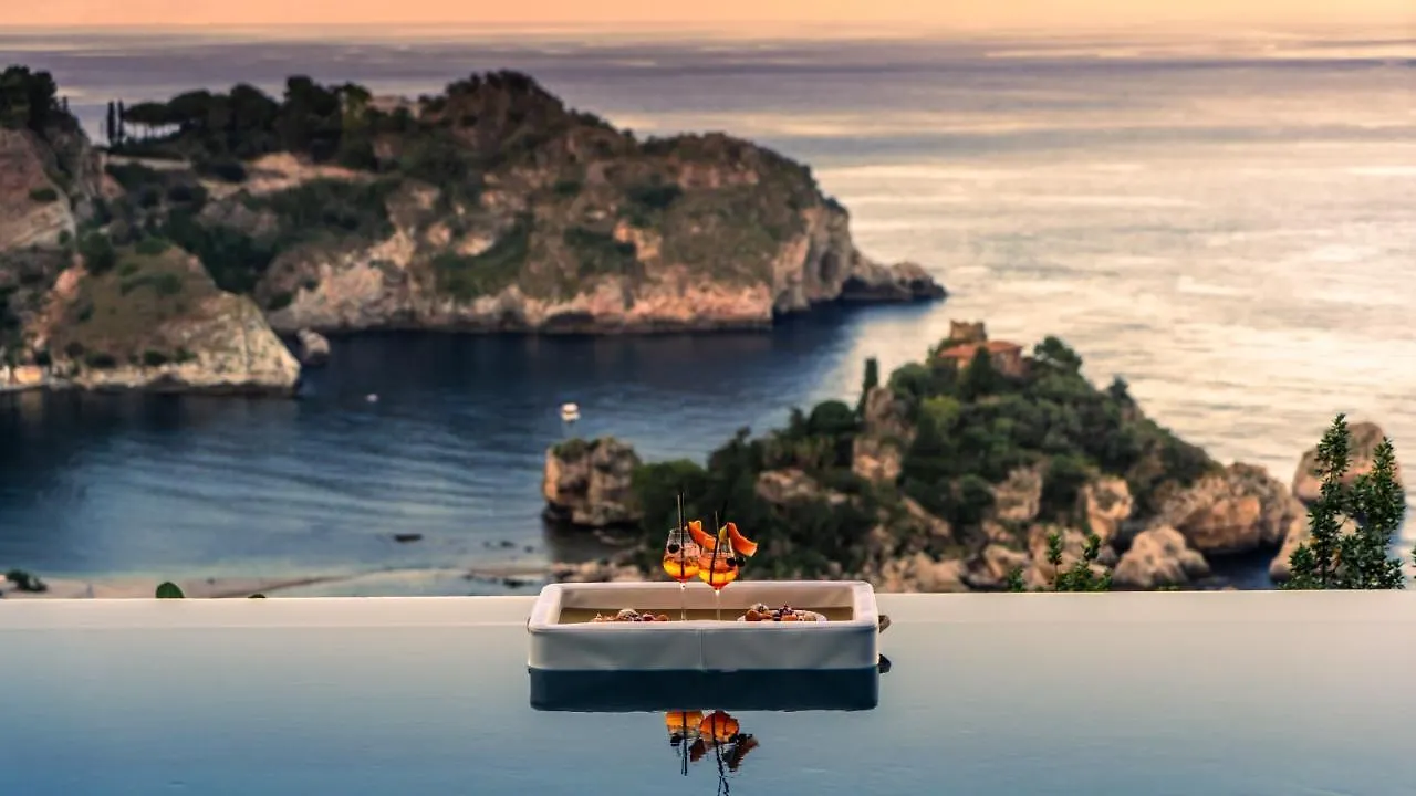 Isola Bella Infinity Suites Taormina 2*,  Itália