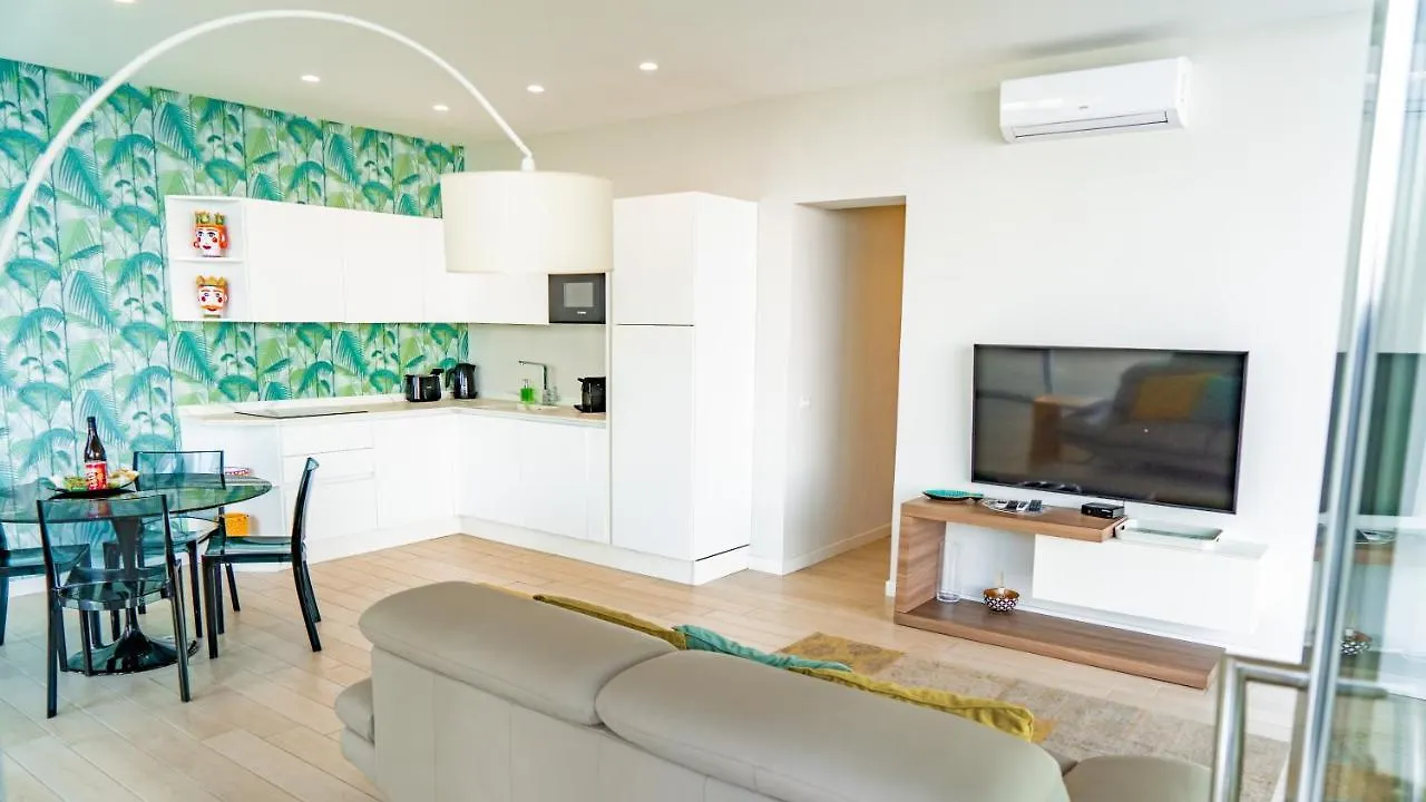 ** Lägenhetshotell Isola Bella Infinity Suites Taormina Italien