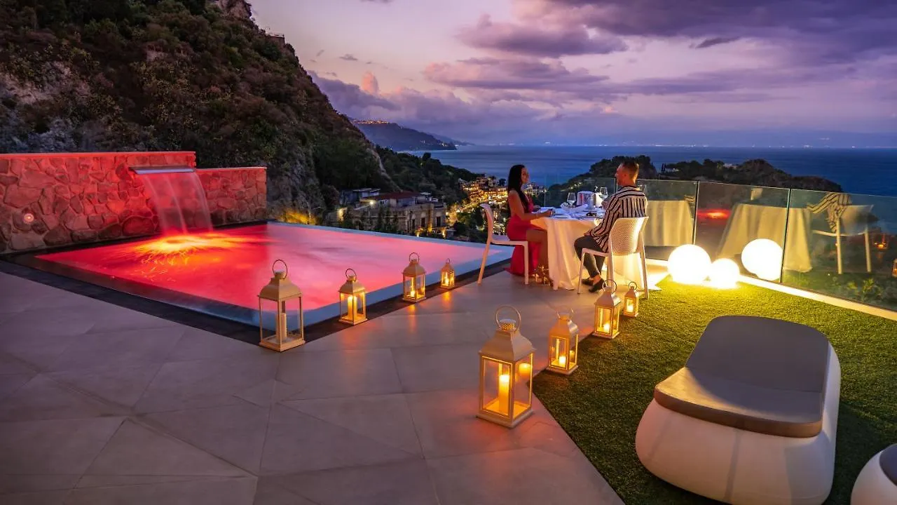 Isola Bella Infinity Suites Taormine 2*,
