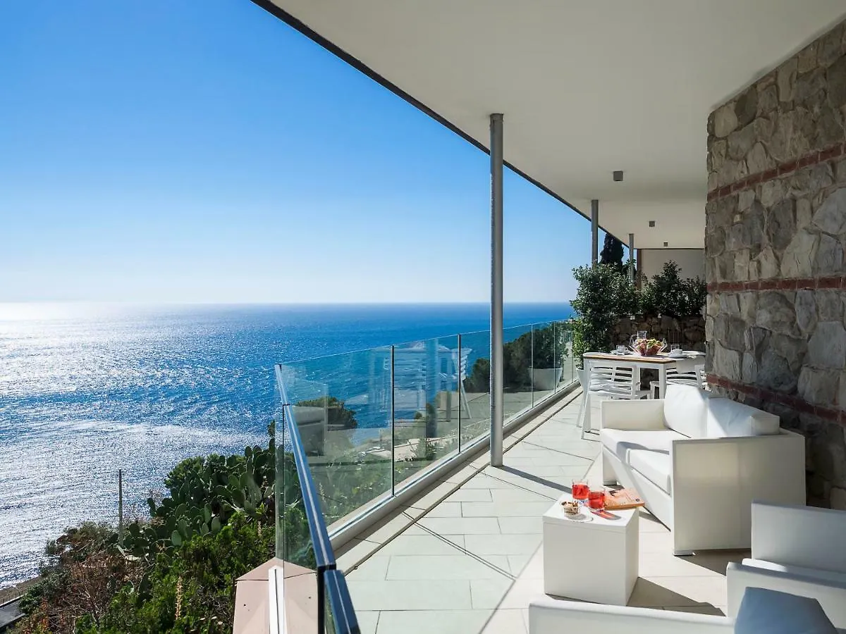 Isola Bella Infinity Suites Taormina Aparthotel